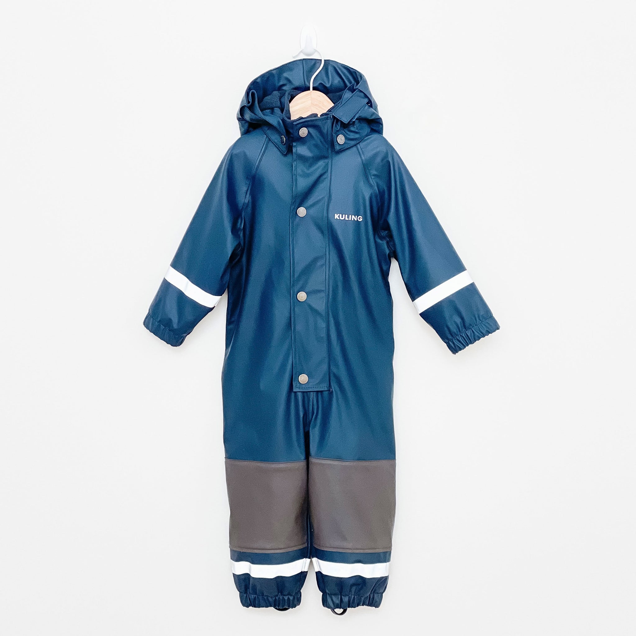 BNWT deals Kuling Rain Coverall